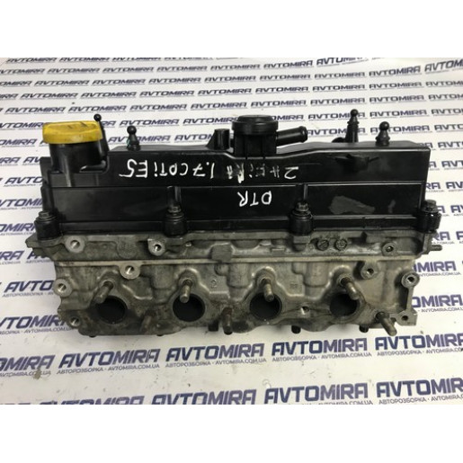 Головка цилиндра комплектная с крышкой Opel Zafira B 1.7 CDTI 2005-2011 98095697